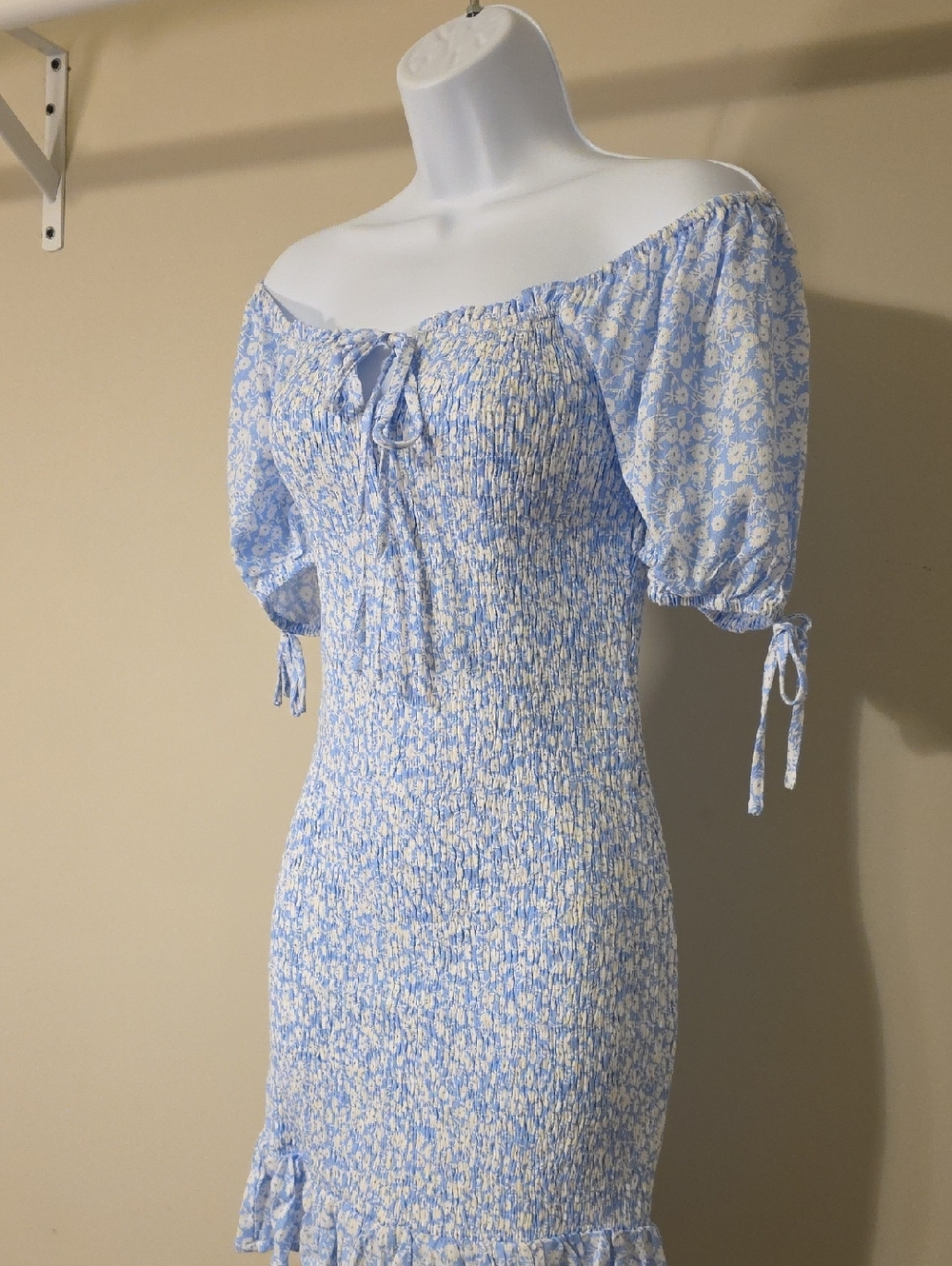 Lost + Wander Mini Dress. Small
